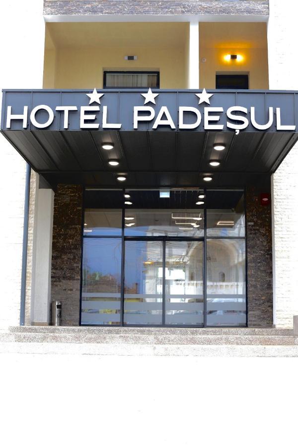 Făget Hotel Padesul מראה חיצוני תמונה