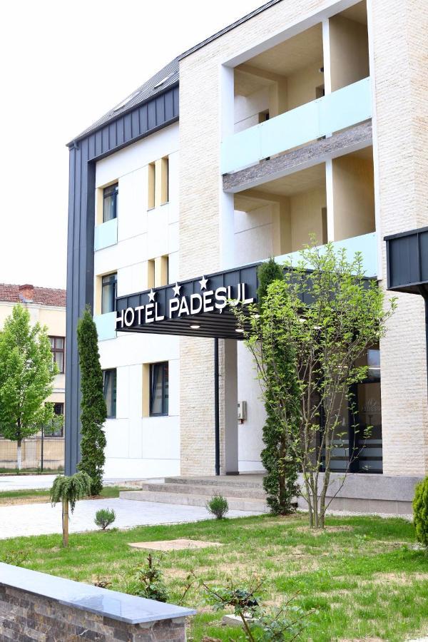 Făget Hotel Padesul מראה חיצוני תמונה